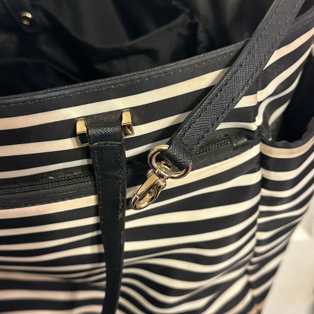 Kate Spade Black and White Tote Diaper Bag - Picture 10 of 13